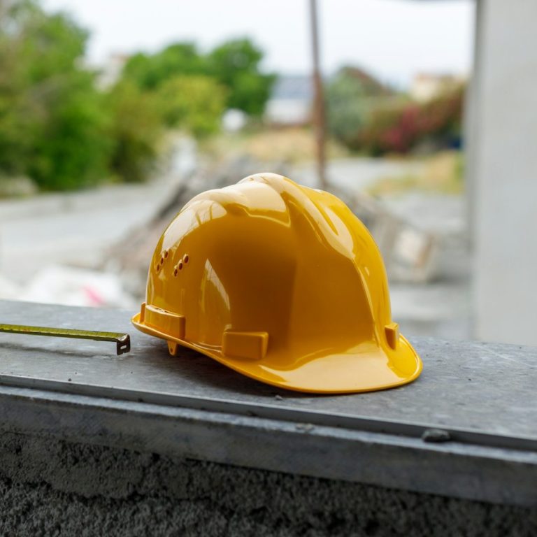 Symbolbild für Leistungsanfrage und Klärung des Leistungsumfangs vor Beginn eines Handwerksprojekts.